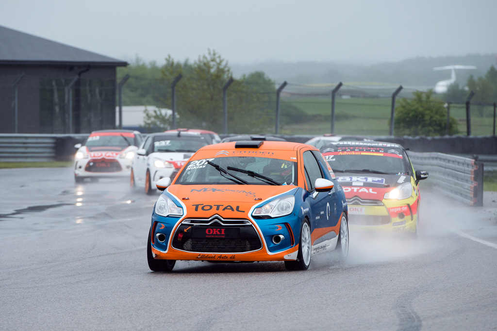 En våd affære i Citroën DS3-Cup på Sturup Raceway.
(Foto: Ib Trebbien)
